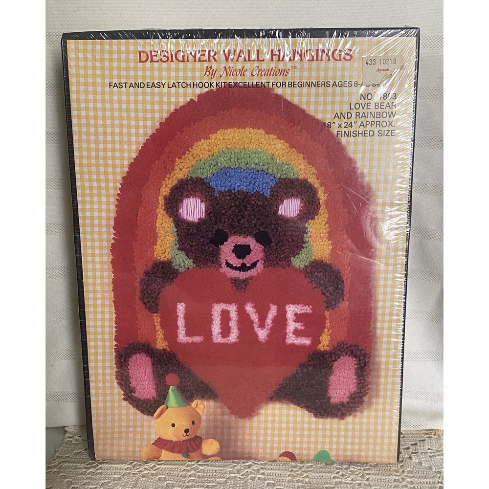 NEW 1985 Nicole Creations Love Bear & Rainbow 1803 Latch Hook Kit 18x24 Vtg